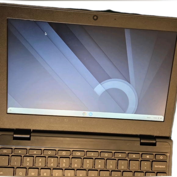 Lenovo 100E Chromebook 2ND Gen Laptop Computer 4GB RAM, 32GB eMMC TLC SSD - Picture 11 of 12